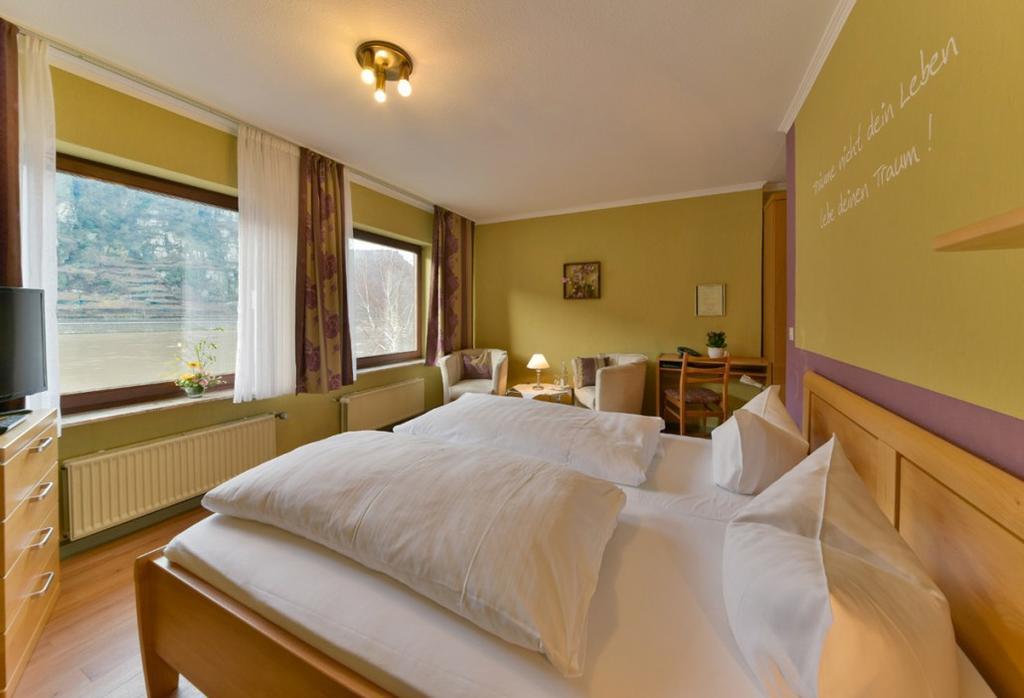 Hotel & Restaurant Krone Kestert Eksteriør bilde