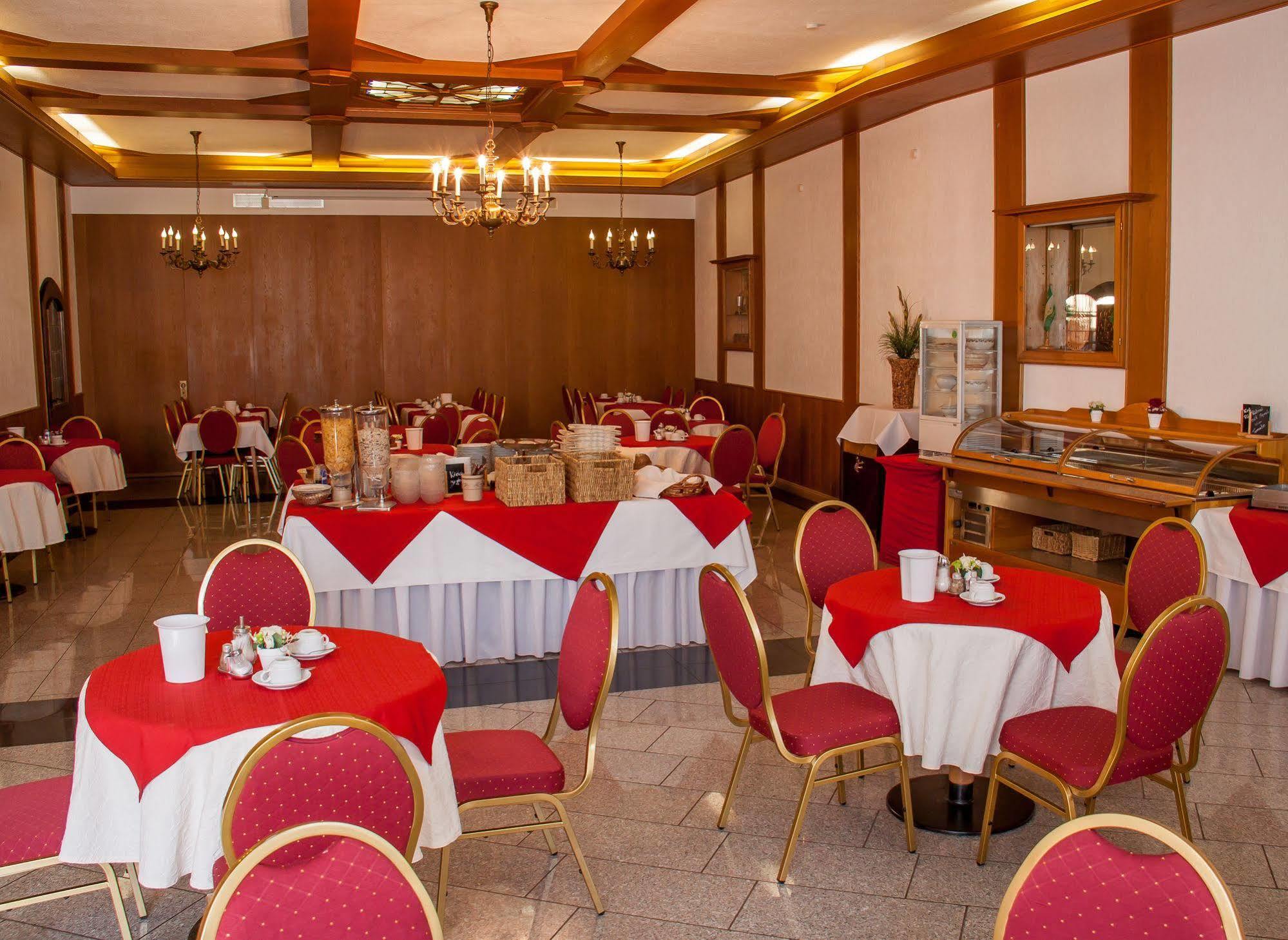 Hotel & Restaurant Krone Kestert Eksteriør bilde