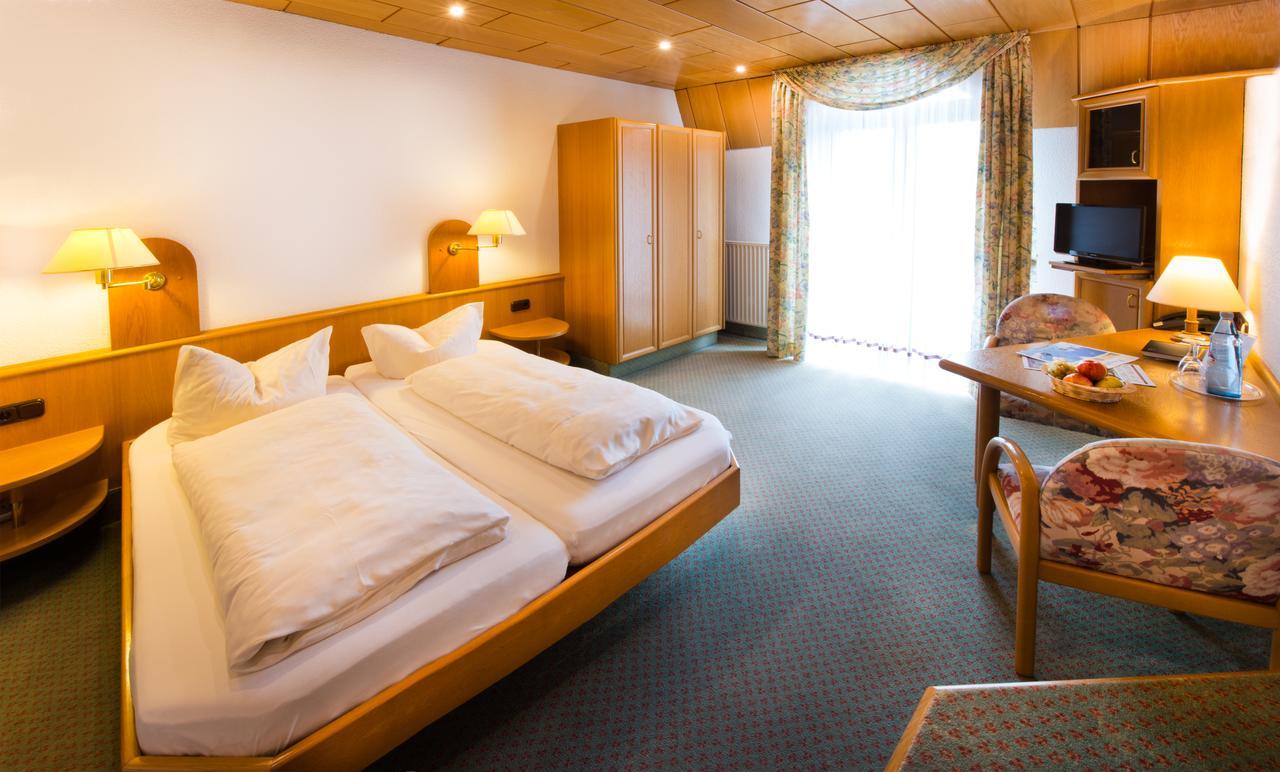 Hotel & Restaurant Krone Kestert Eksteriør bilde